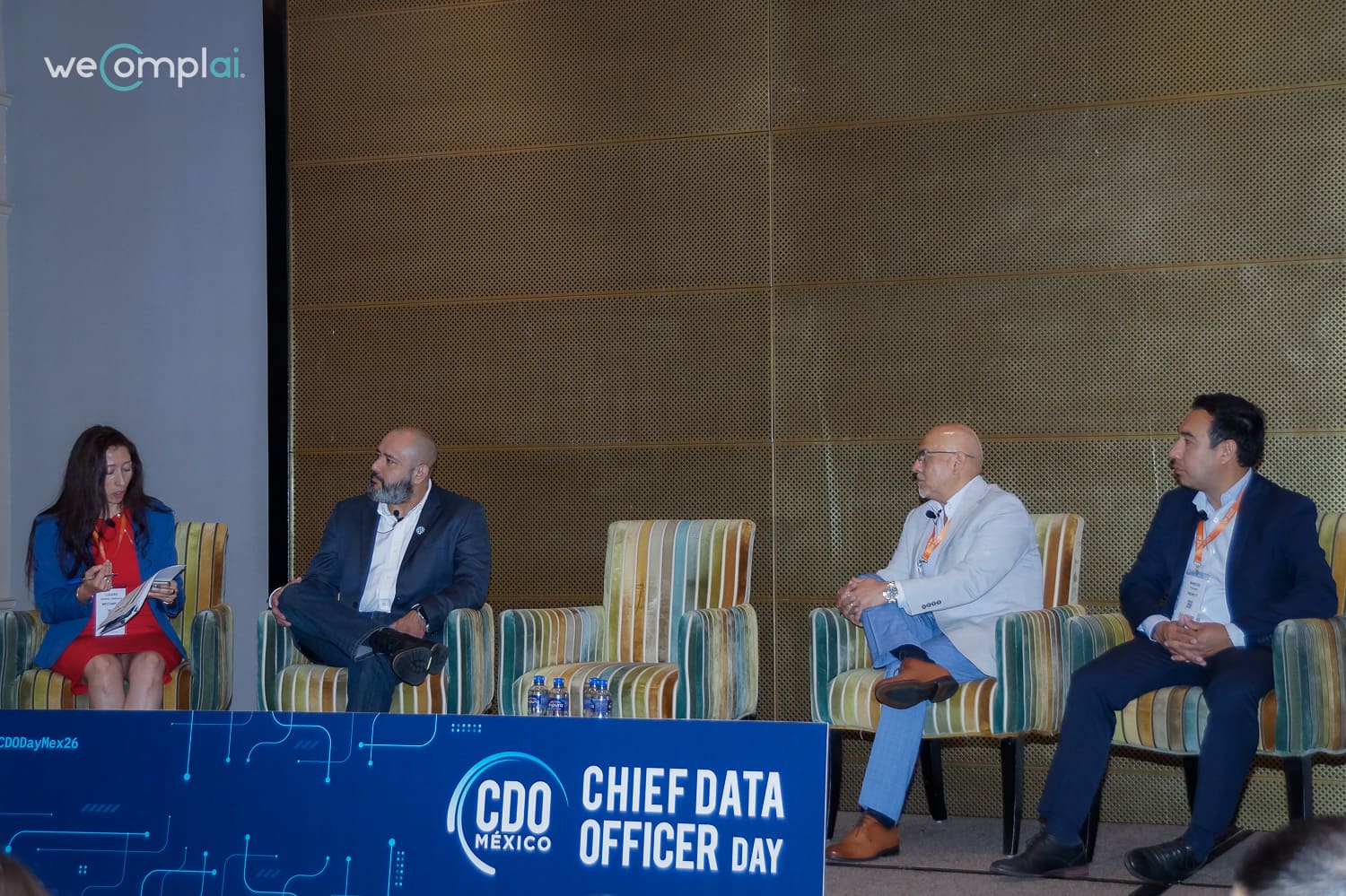 Lucero Vázquez González modera un panel de expertos en el Chief Data Officer Day México 2026