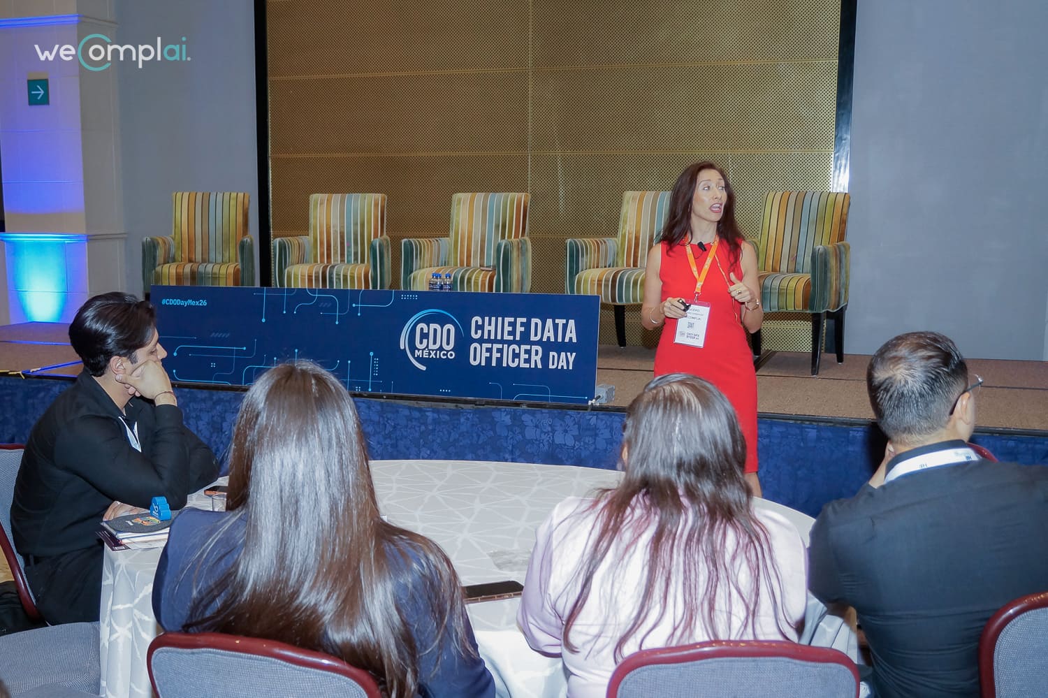 Asistentes siguen la ponencia de weComplai sobre IA ética y responsable en el Chief Data Officer Day México 2026